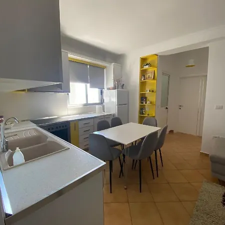 Summer Apartment *